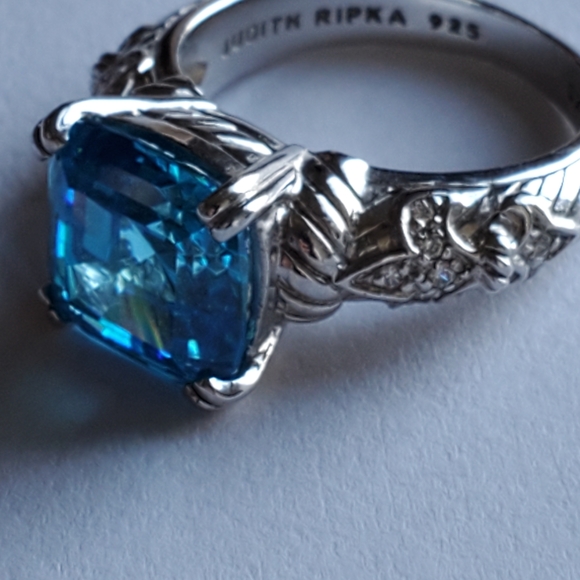 Stunning Judith Ripka Blue Topaz Ring, Sz 6 - Picture 3 of 8